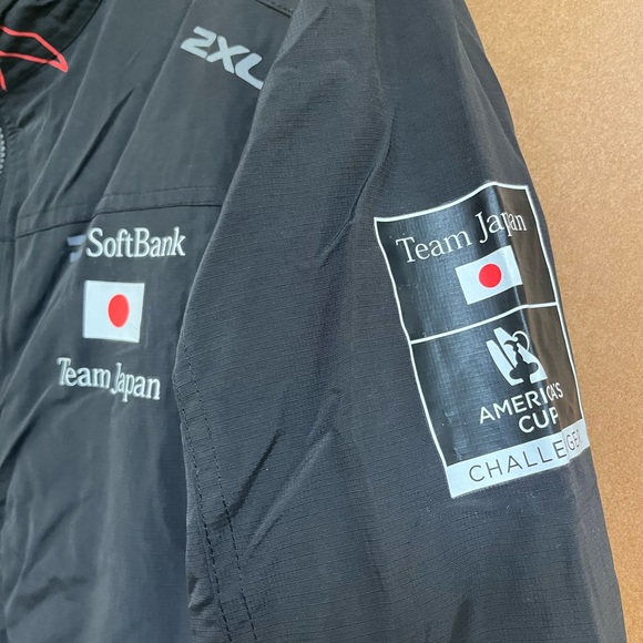 2XU sailing jacket. Soft bank Japan sponsored America’s Cup team jacket. - Picture 2 of 7